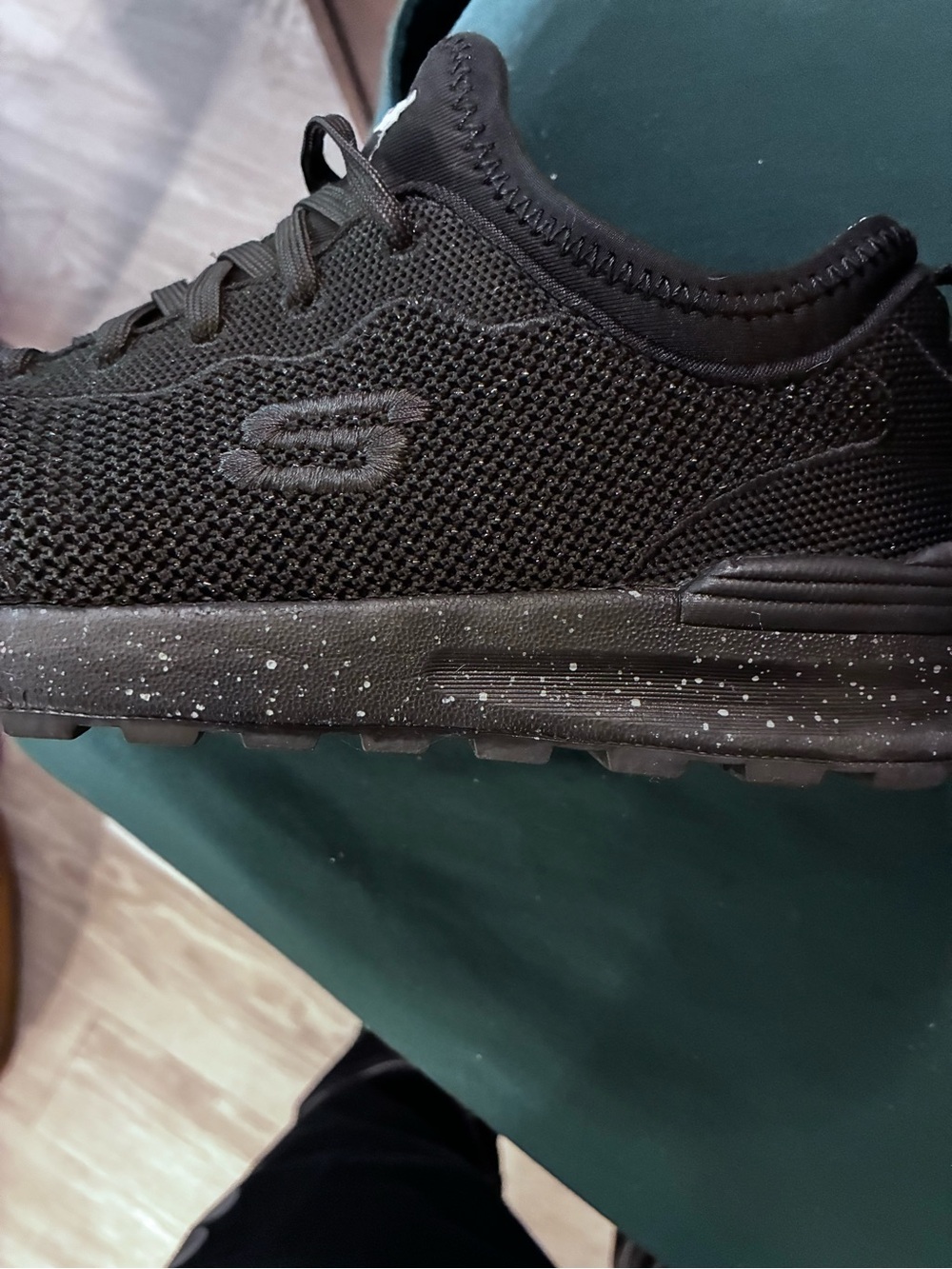 Skechers woman Black Knit Sneaker with White Speckle Midsole steel toe